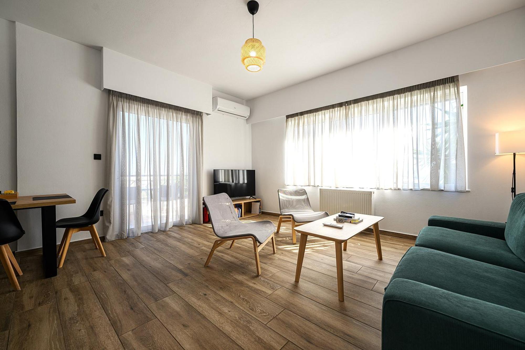 Alexander Apartments Airport Spáta エクステリア 写真