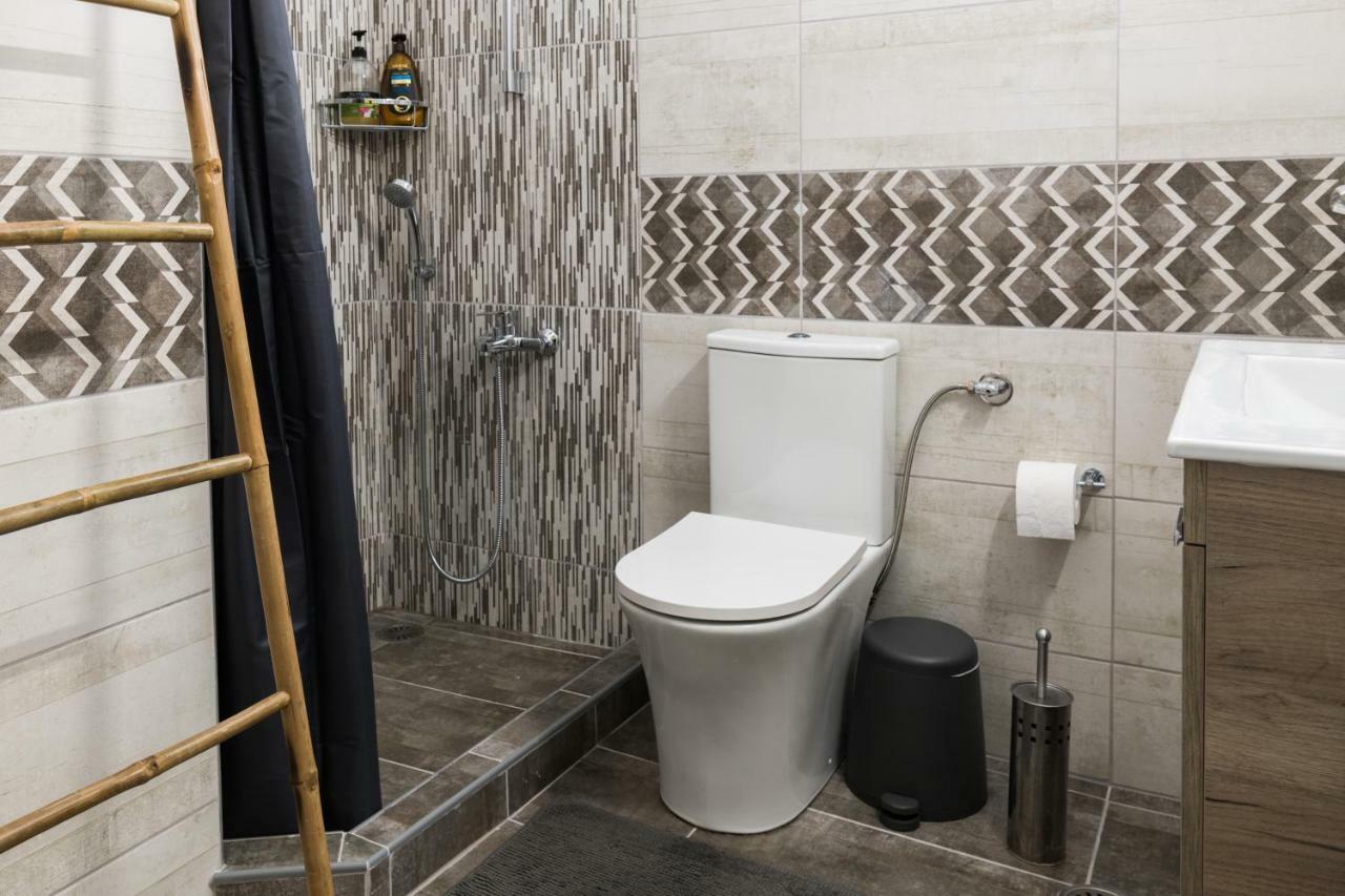 Alexander Apartments Airport Spáta エクステリア 写真
