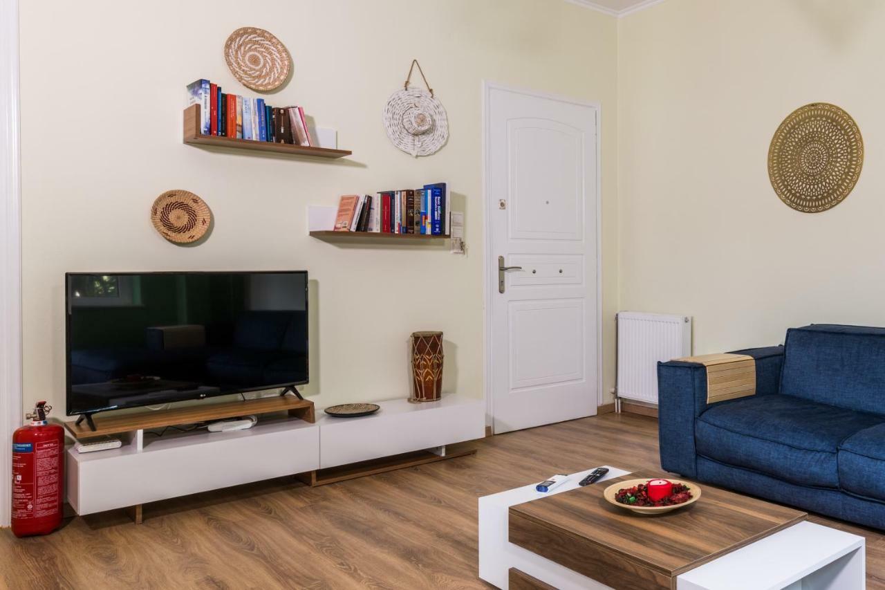 Alexander Apartments Airport Spáta エクステリア 写真
