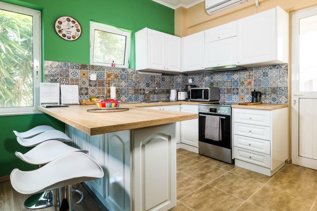 Alexander Apartments Airport Spáta エクステリア 写真