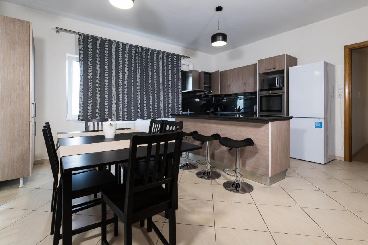 Alexander Apartments Airport Spáta エクステリア 写真