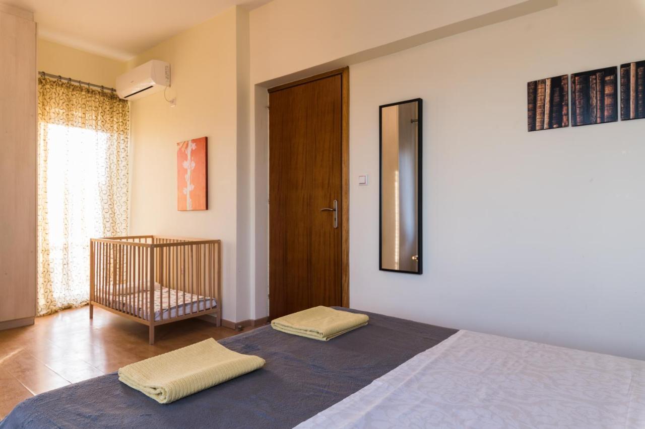 Alexander Apartments Airport Spáta エクステリア 写真